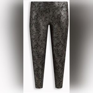 TORRID *NWT* Full length signature waist crackle leggings gunmetal color size 1